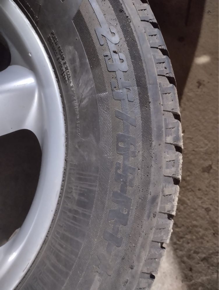 Шина шипованная 235/65 R 17