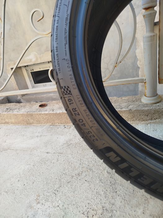 225 40 R19 Shina Michelin 1 dona