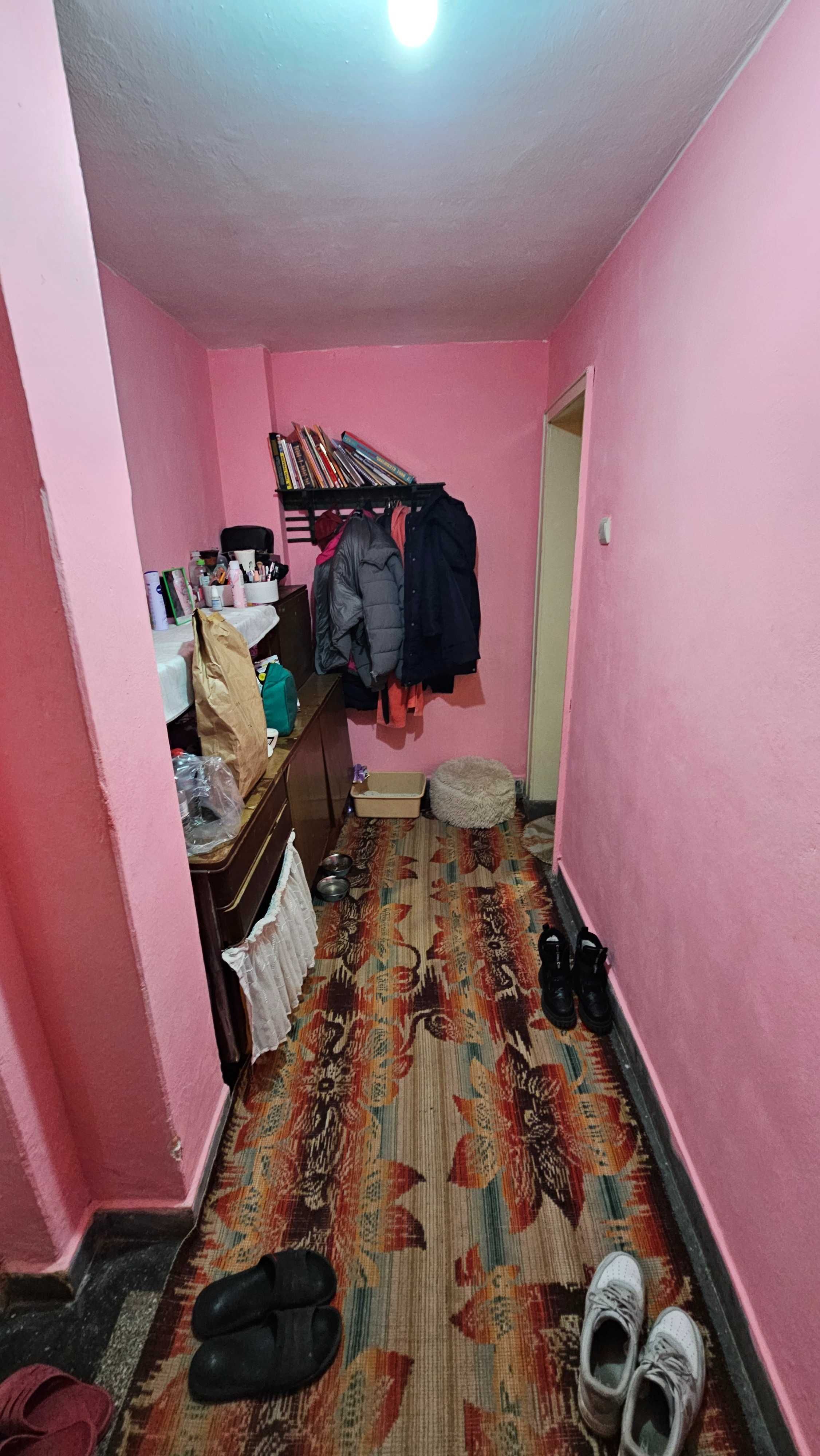 281-Продават се два апартамента в кооперация в кв. Варош!