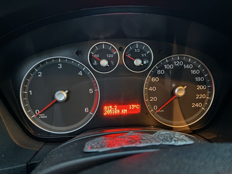 Ford focus 1.6/ pret negociabil