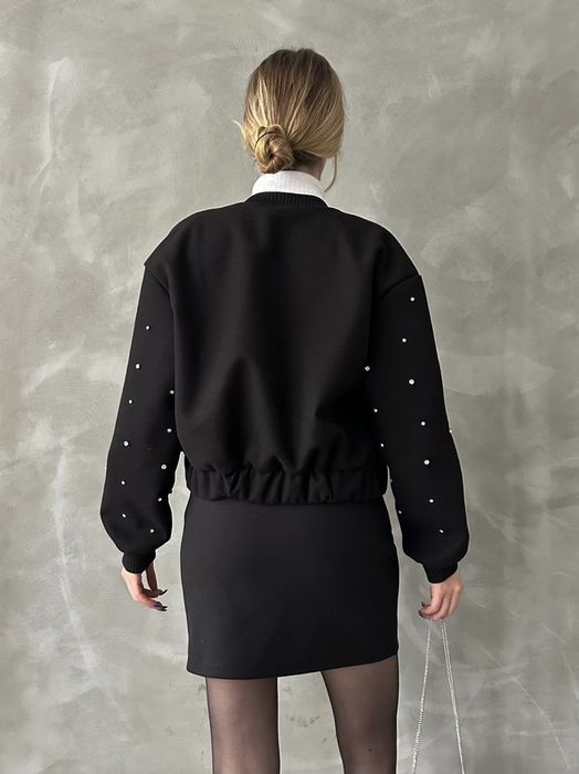 Черно яке с камъчета