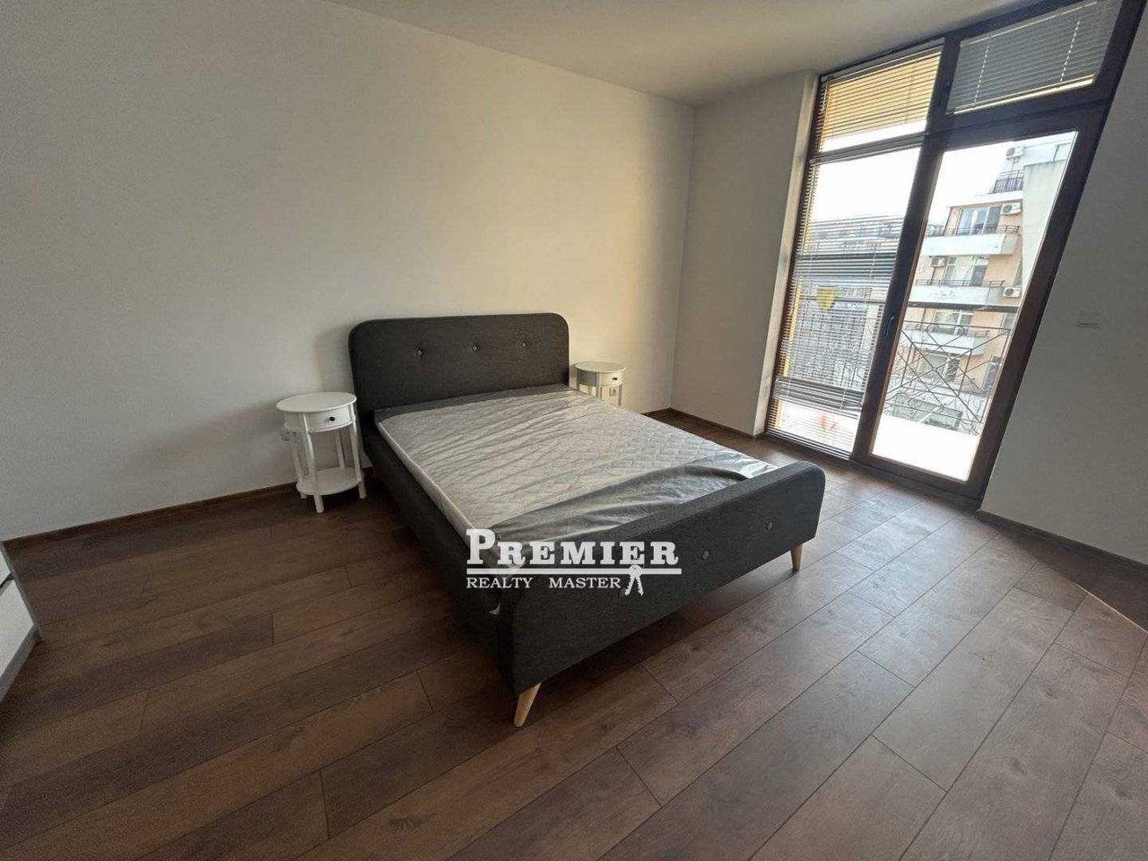 Продава се Тристаен апартамент в Несебър - 77 кв.м за 975 €/кв.м - Снимка #1