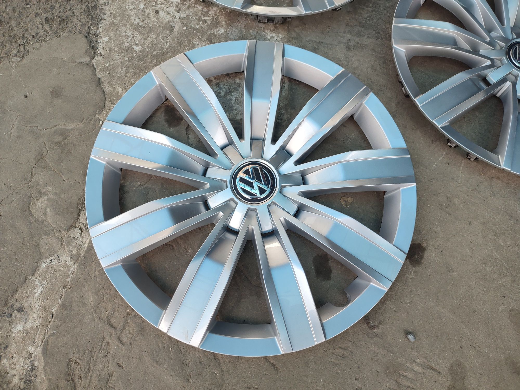 17" оригинални тасове за джанти за Vw Tiguan, Passat...