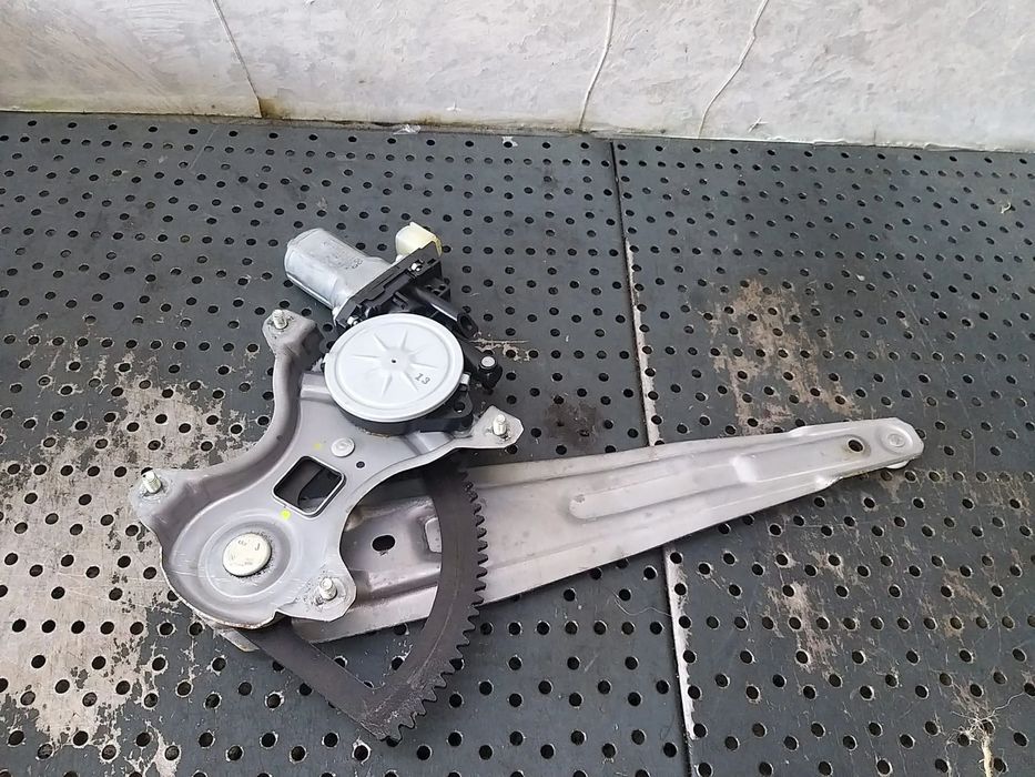 Macara motoras dreapta spate hyundai i20 988101j100 2621004680