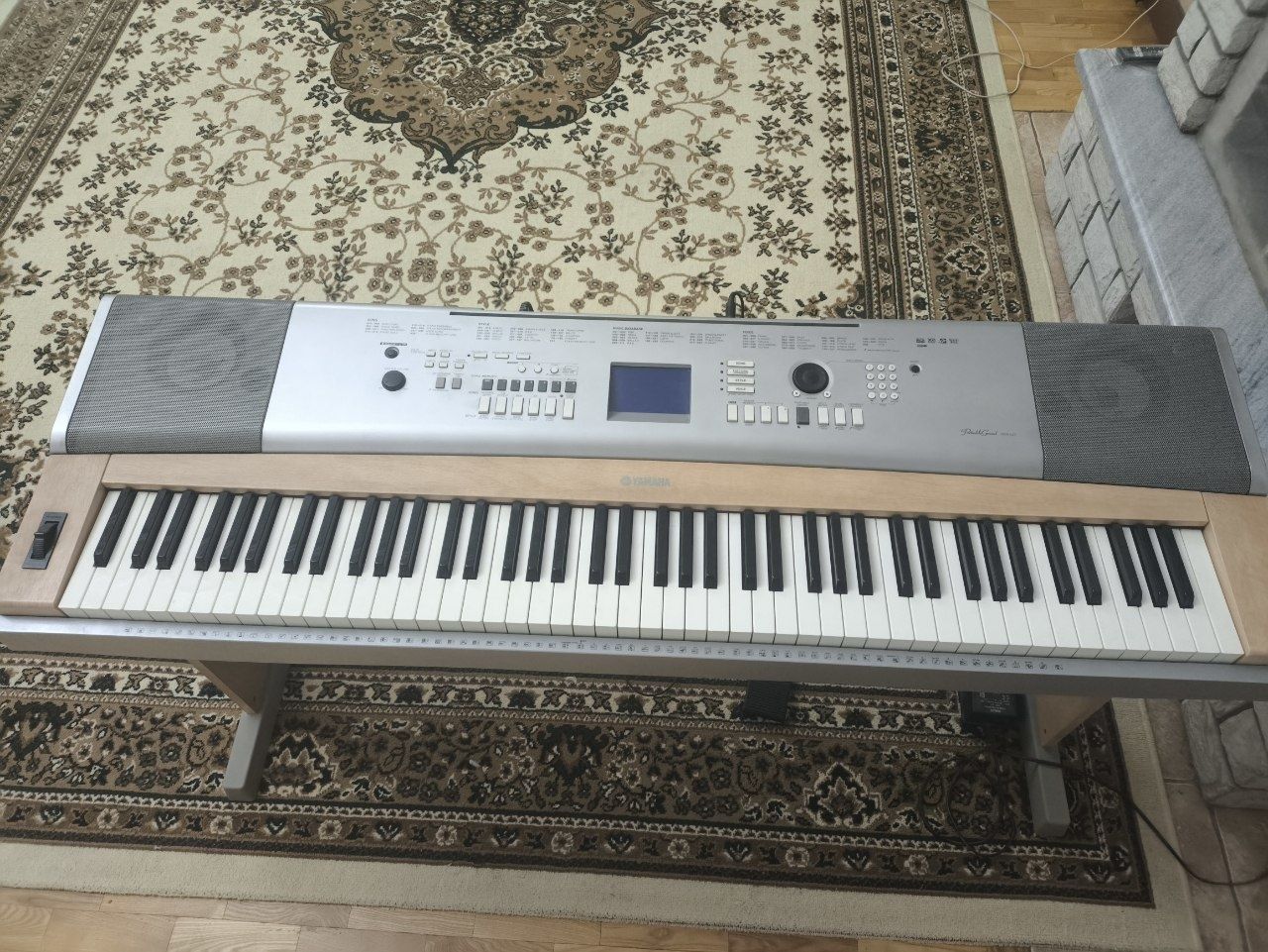 Электронное пианино YAMAHA DGX-620