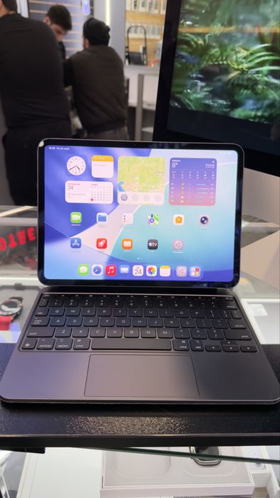 iPad Pro 11 M4 512GB Black + Keyboard