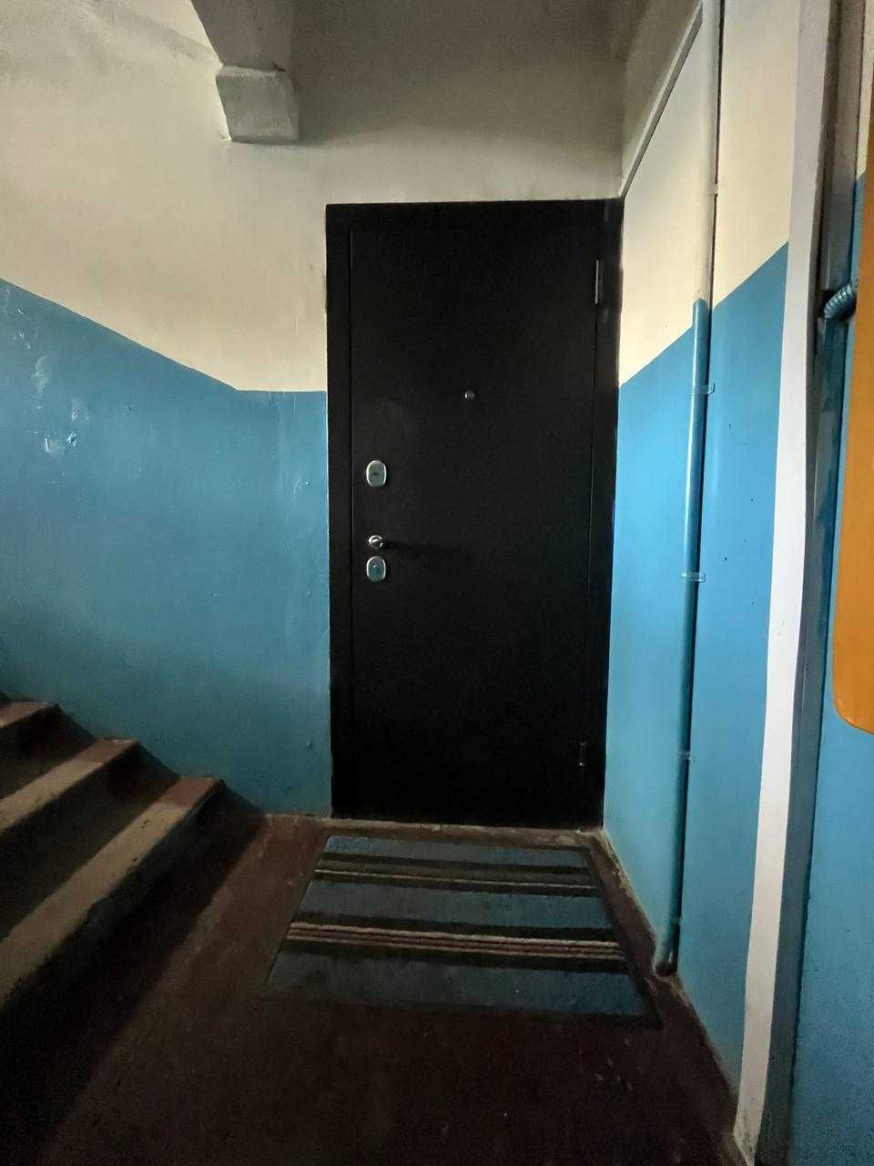В центре, продается 3-х квартира, 6 мкр, 2/5, 1972 г/п, 62,9 кв.м.