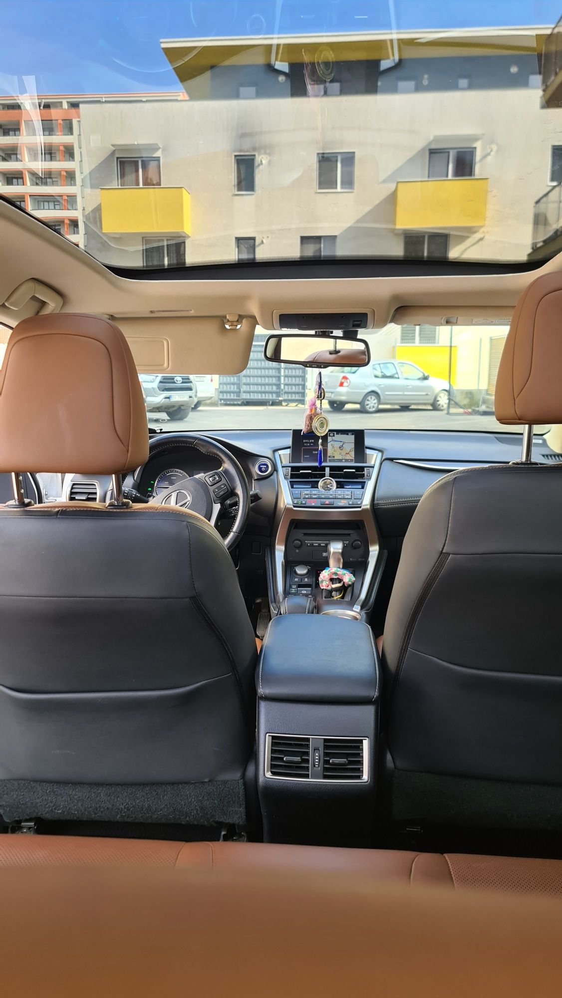 Vând Lexus nx 300
