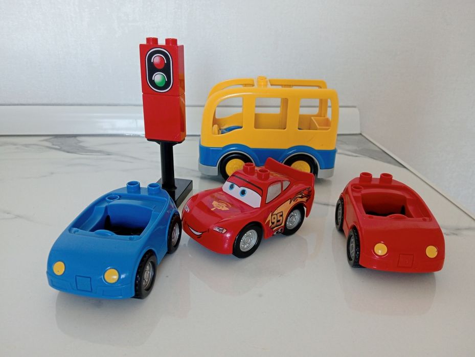Продам игрушечную машину