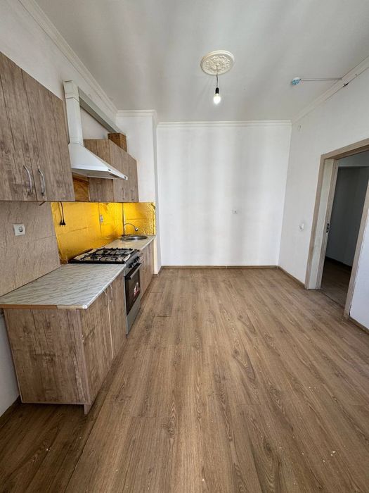 Motrid 3 xonali 87 kvadrat uy sotiladi