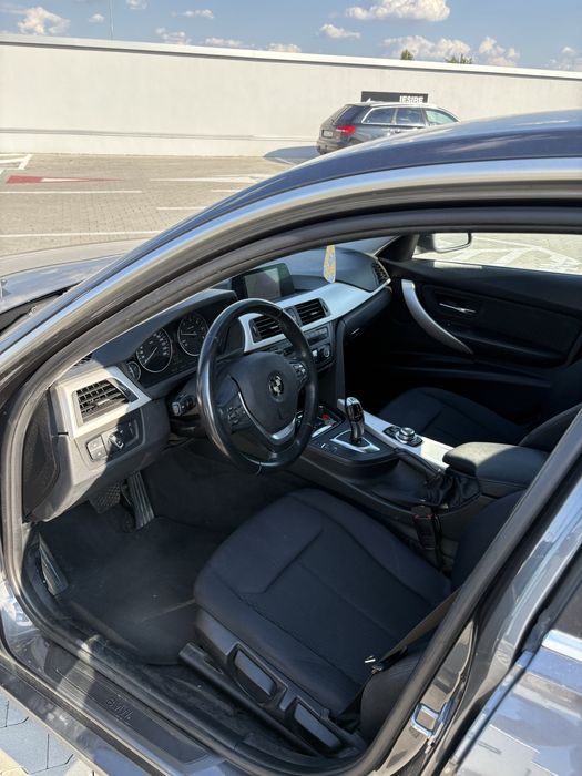 BMW F30 Seria 3 - 320D