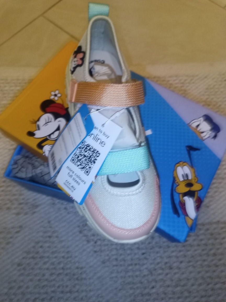 Нови сандали Disney Mickey