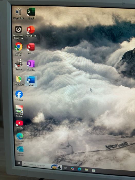 Calculator Lenovo ThinkCentre cu I5 Gen 7 și Aplicațiile Microsoft