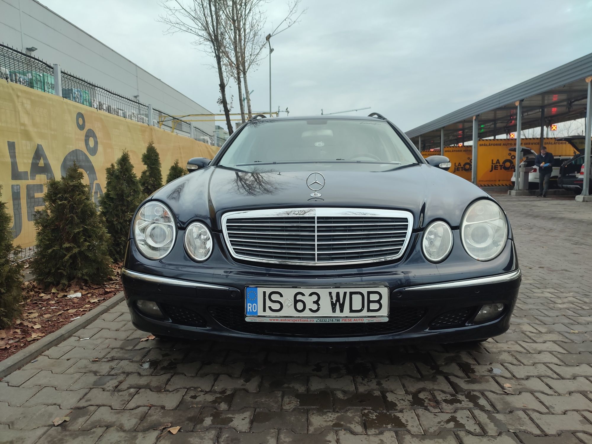 Vând Mercedes W211