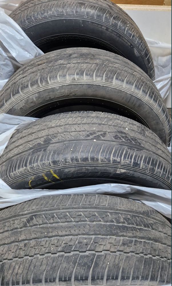 Продам шины Dunlop Grandtrek ST30 225/60/18 комплект резины