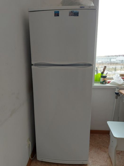 Холодильник в отличнешем состояние