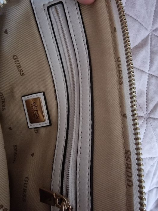 Дамска чанта Guess