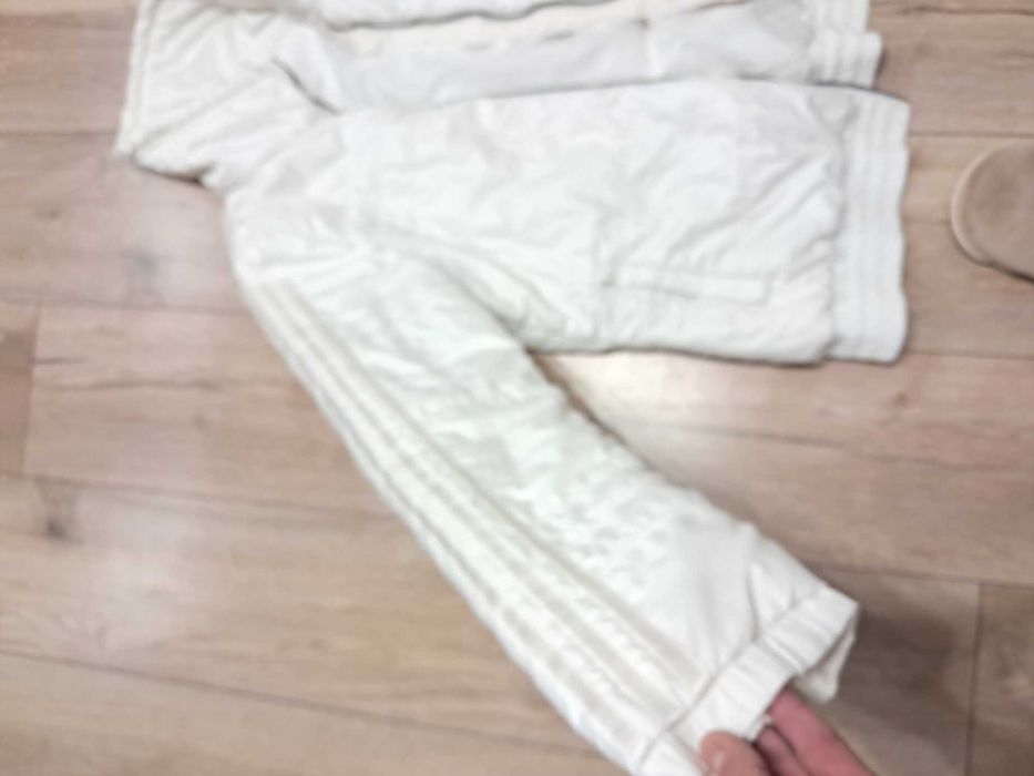 Бяло дамско яке Adidas