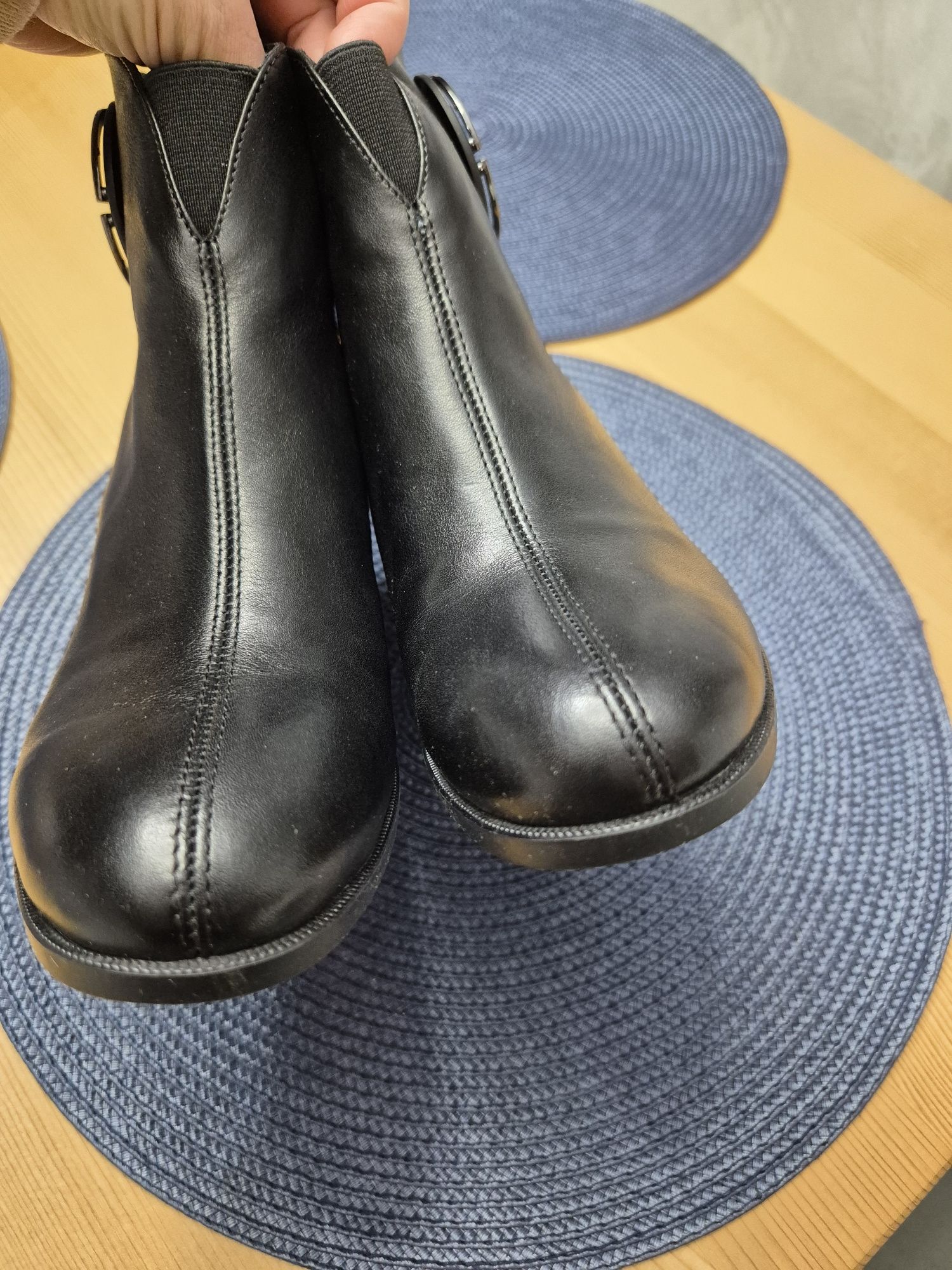 Botine piele toc gros nr 36 noi