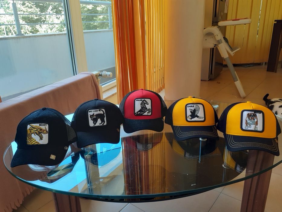 Различни модели шапка с козирка Goorin Bros