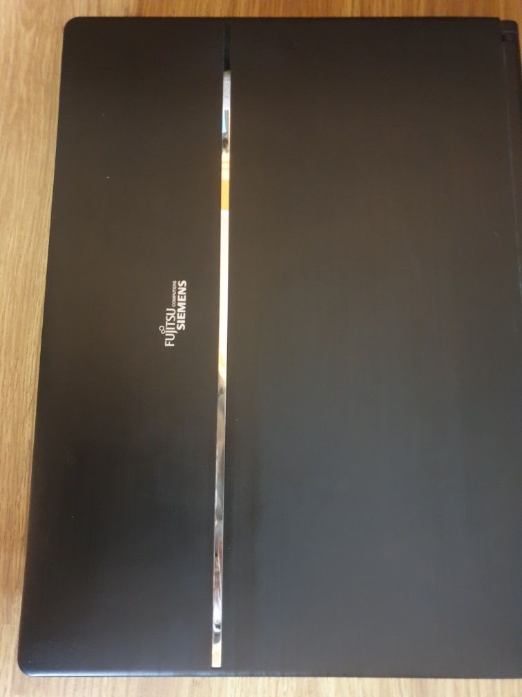 Laptop fujitsu siemens ecran 17"