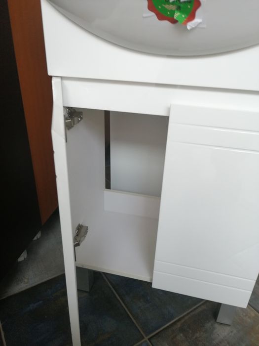 Нов Шкаф с мивка за Баня пвц водоустоичив 51/43