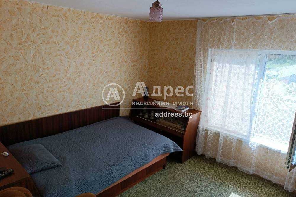 Продава се Къща в с. Липник, Област Разград - 317 кв.м за 155 €/кв.м - Снимка #7