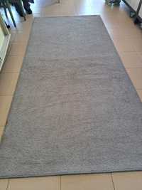 Мокетен килим сив