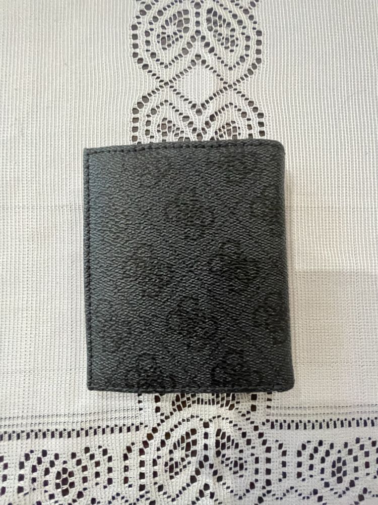Портмоне, Портофейл GUESS