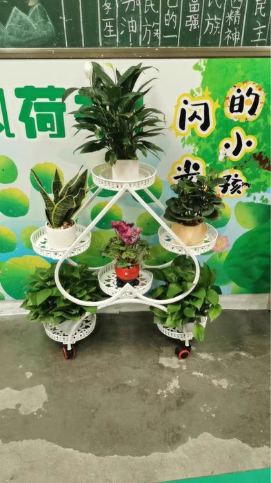 Подставка для цветов железная