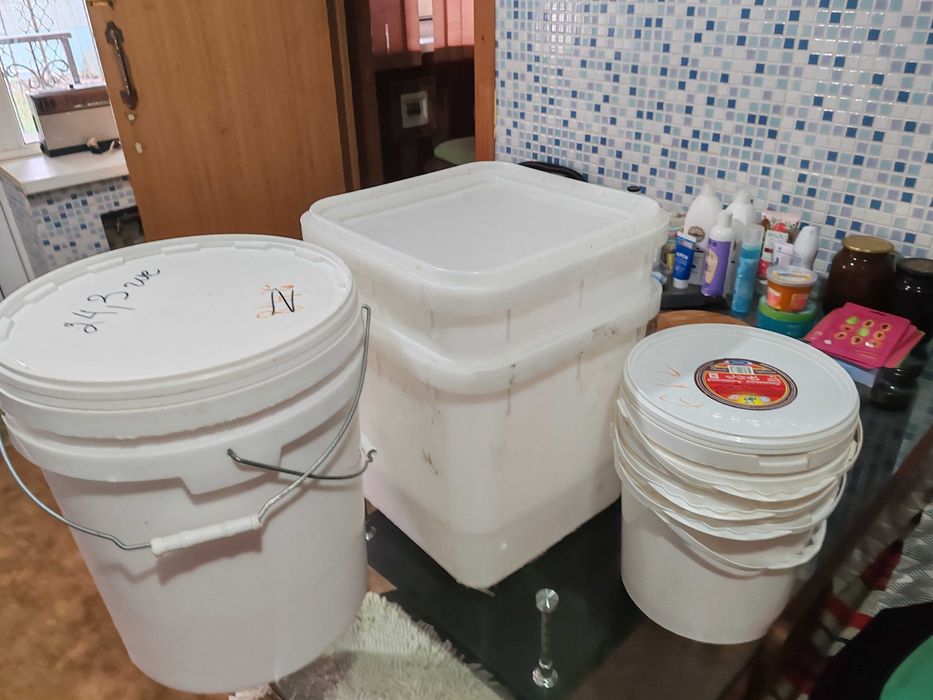 ведра пластик 20л. 10л.6л. пищевые из под меда.