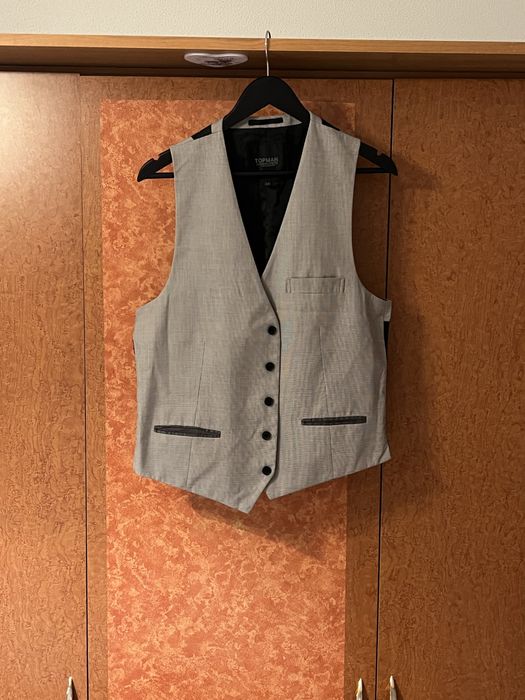 Vesta barbati costum