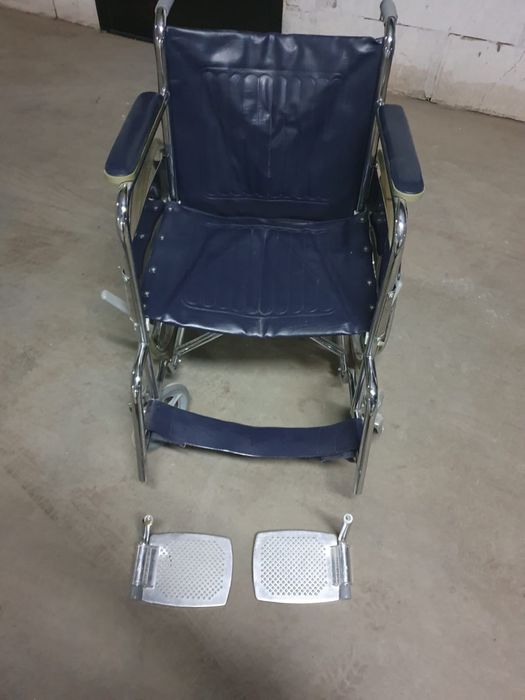 Продаю инвалидную коляску