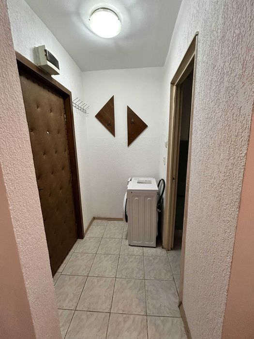 Vând apartament cu o camera in Dej