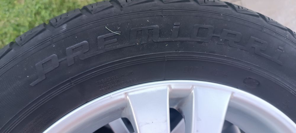 Jante + anvelope 205/60 R16