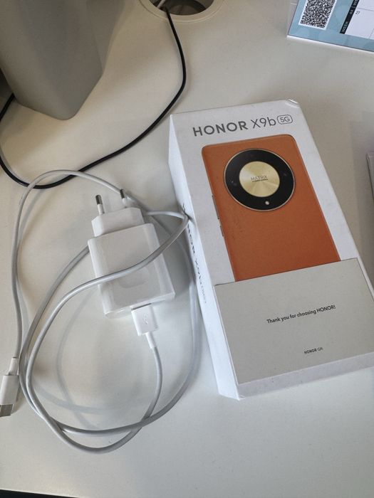 Продаю оранжевый Honor X9b (5G)