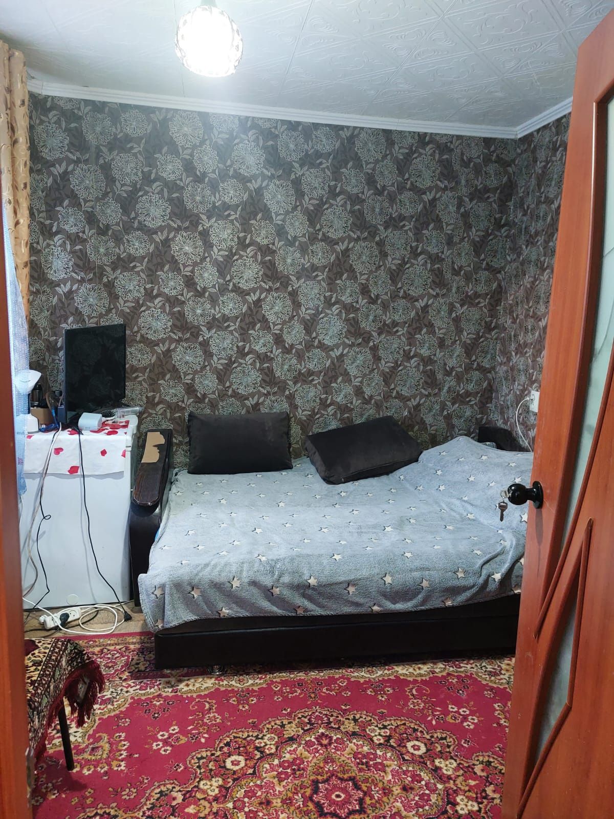 Продам 4 к.кв на 1/5 этаже. Район Молодёжки.