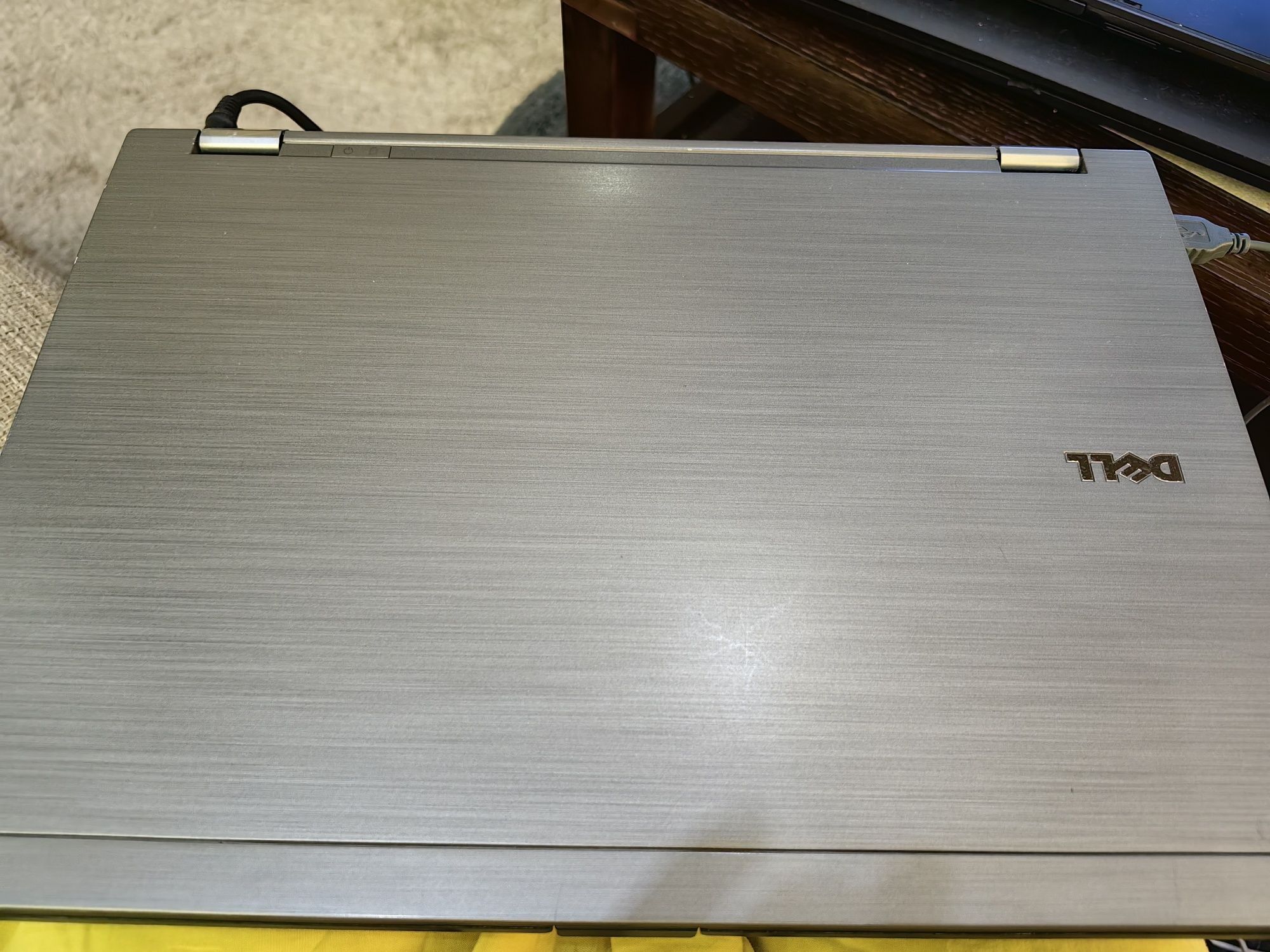 Лаптоп Dell Latitude, i5, Windows 10