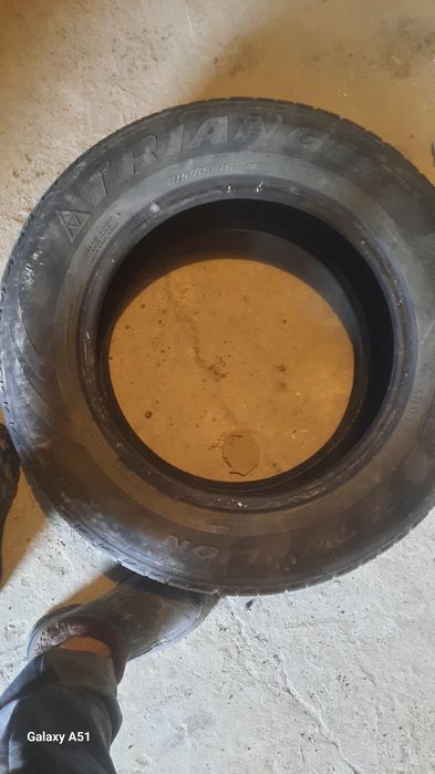 Зимний шина шипованные.