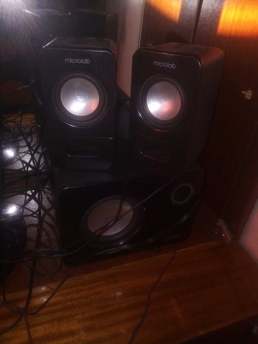 Колонки и монитор на пк