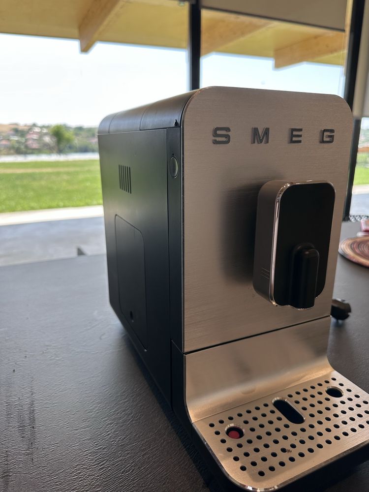 Еспресо кафе машина SMEG 50's Style Basic II