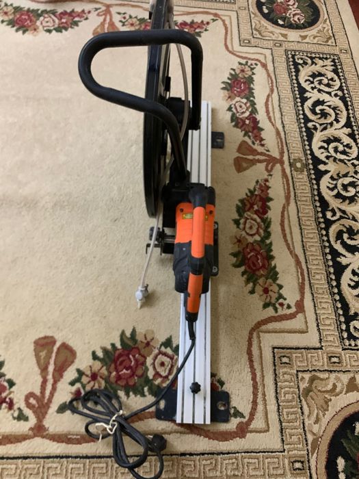 Продаётся пила по бетону почти новая один раз попробовали .