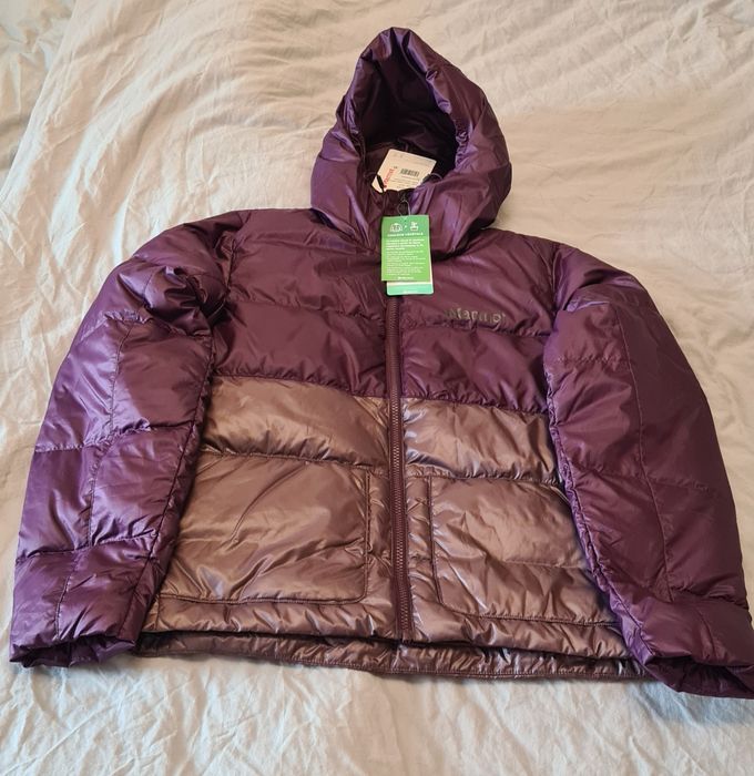 Продавам ново (с етикети) дамско пухено яке Marmot Down Hoody XS