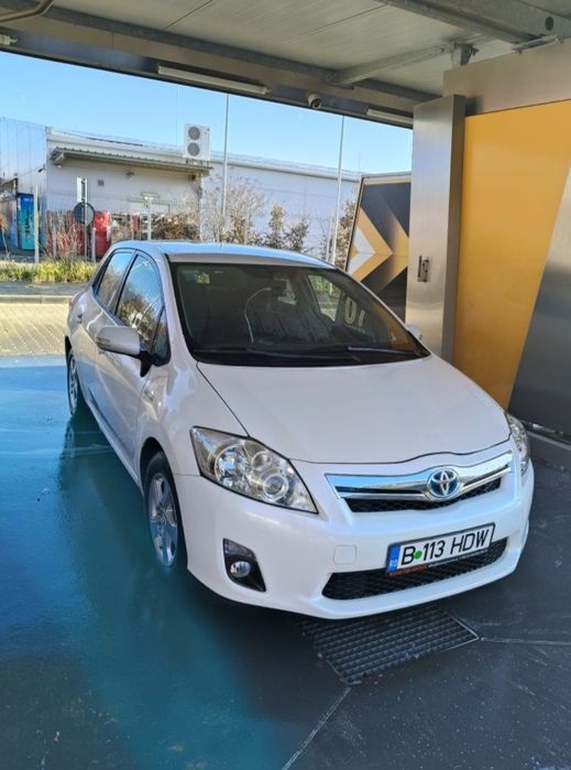 Toyota auris hybrid