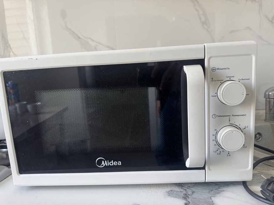 Микроволновка Midea