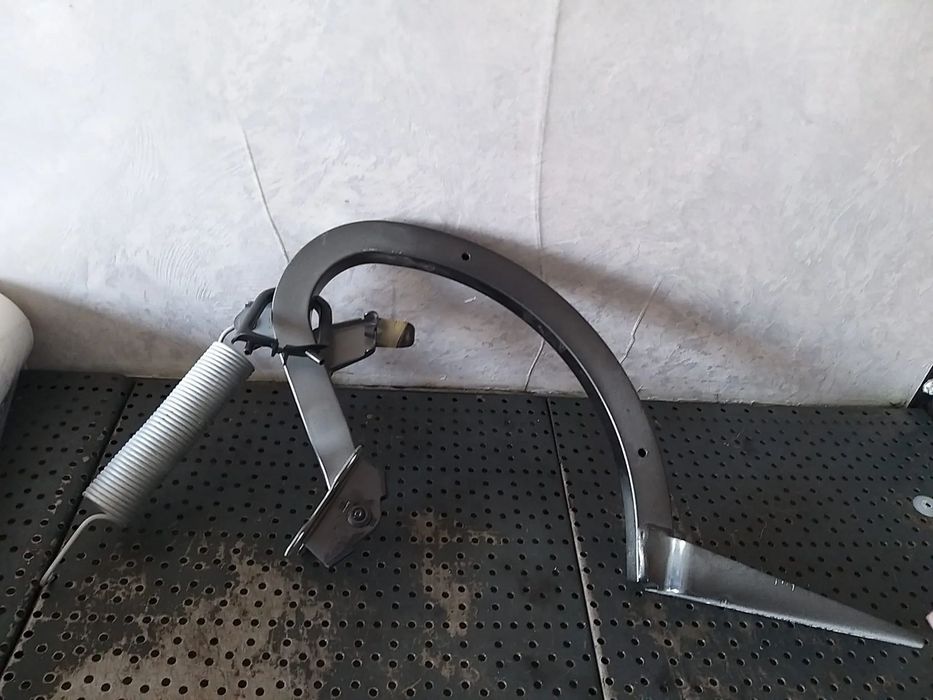 Balama stanga portbagaj audi a4 b9 8w 8w5827301a