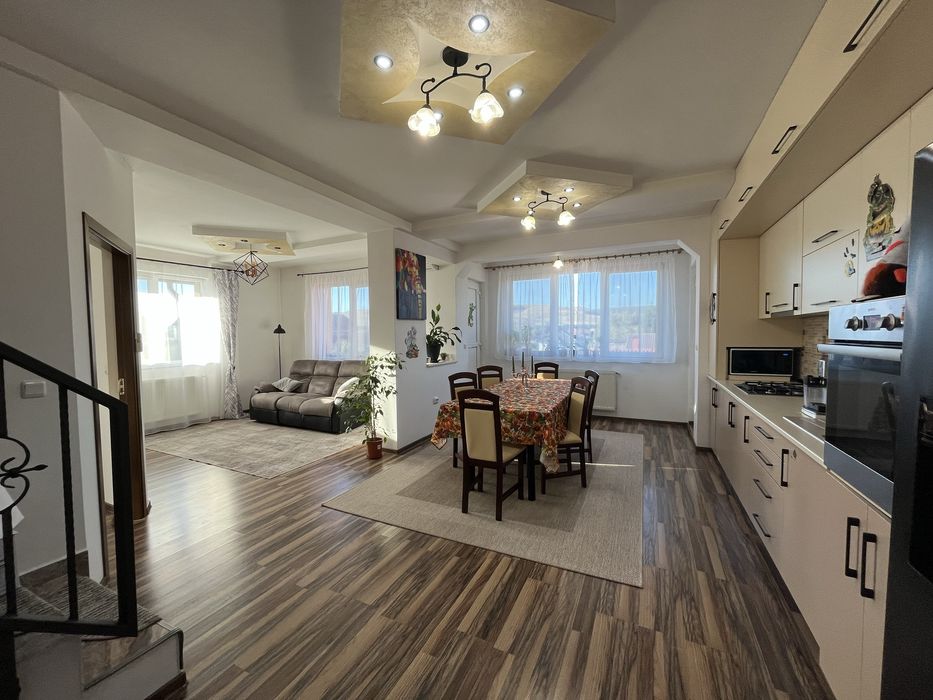 Apartament 4 camere,str cetatii,zona caselor,mobilat utilat+parcare