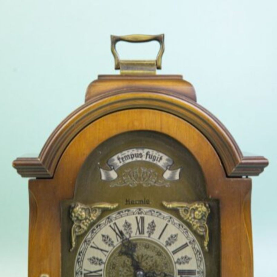 Немецкие настольные часы фирмы  HERMLE середина ХХ века