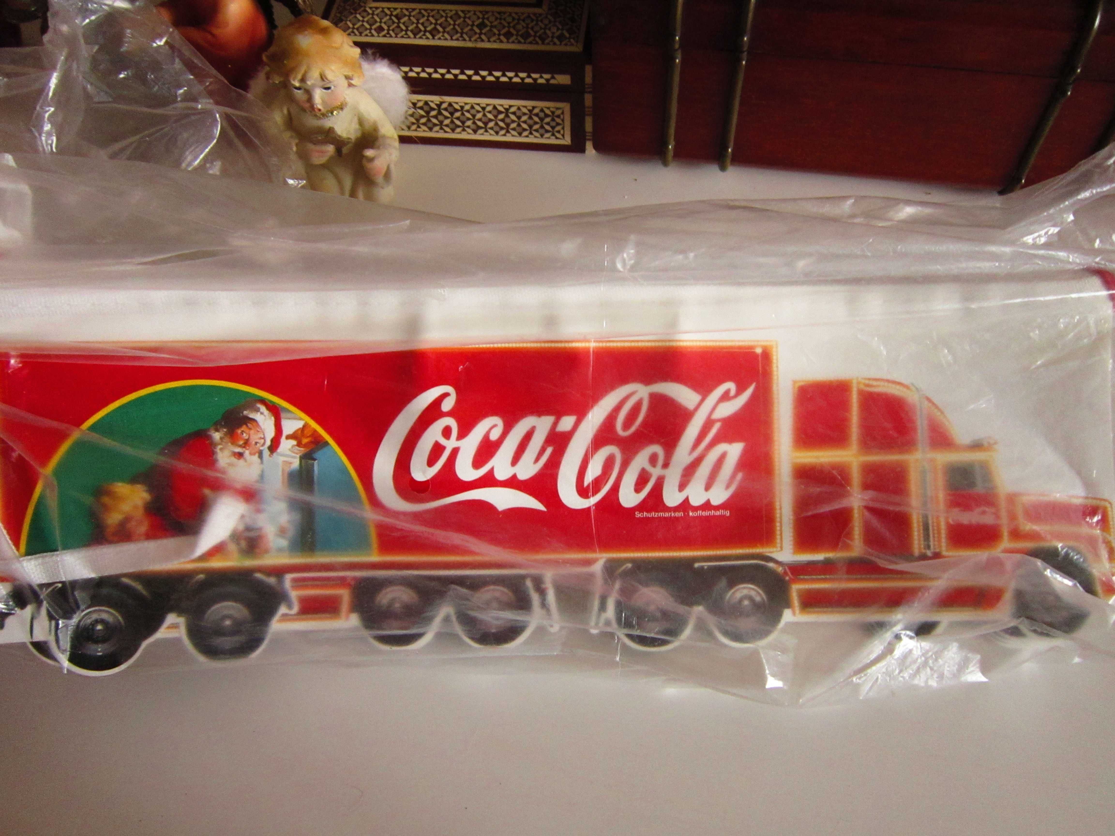 cadou colectie Coca Cola Camion cu Mos Craciun 12 bannere fanioane