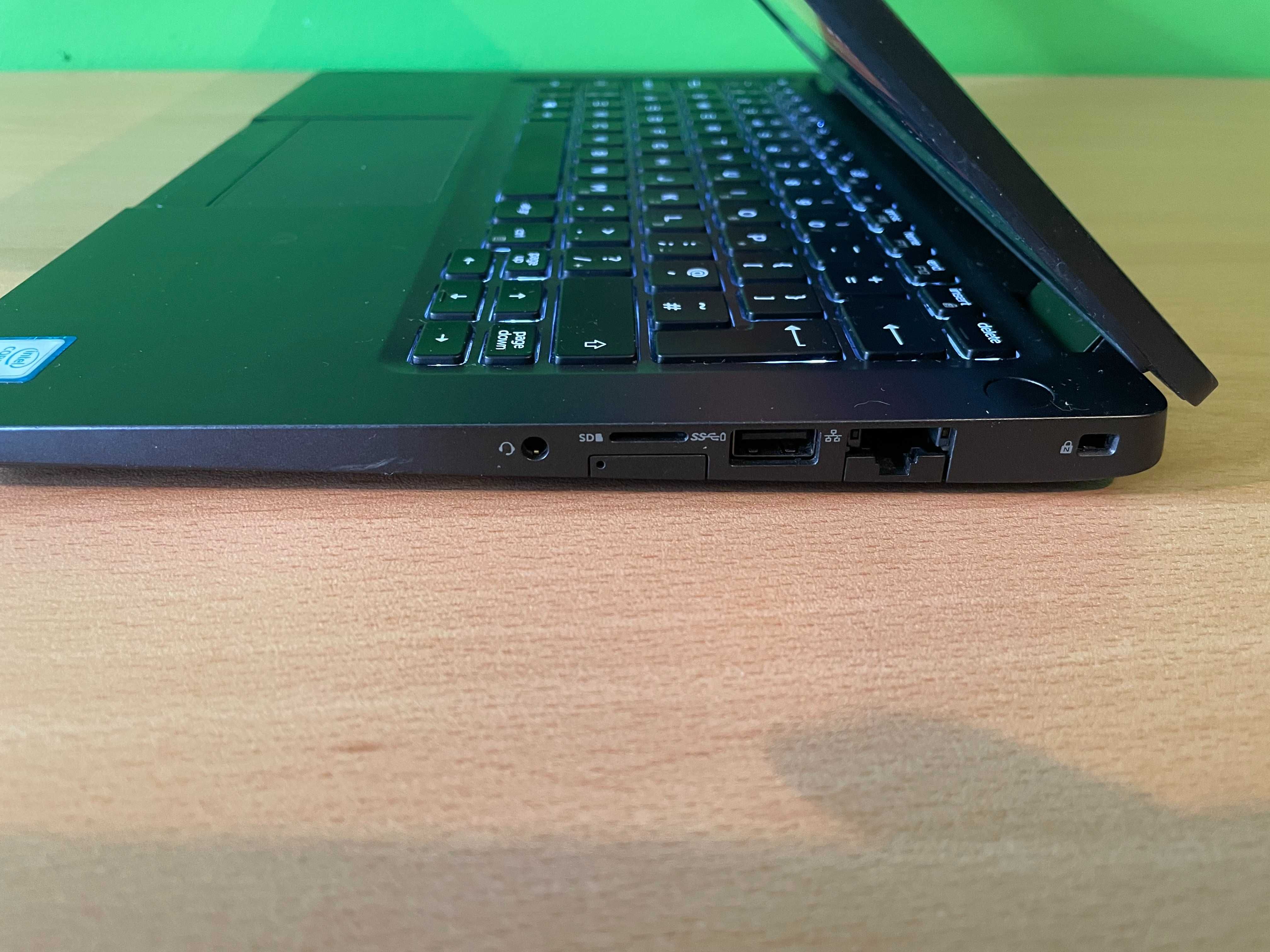 Dell 5300 - Touchscreen IPS 13.3'', i5-8365u, 16GB RAM, 256GB NVMe SSD